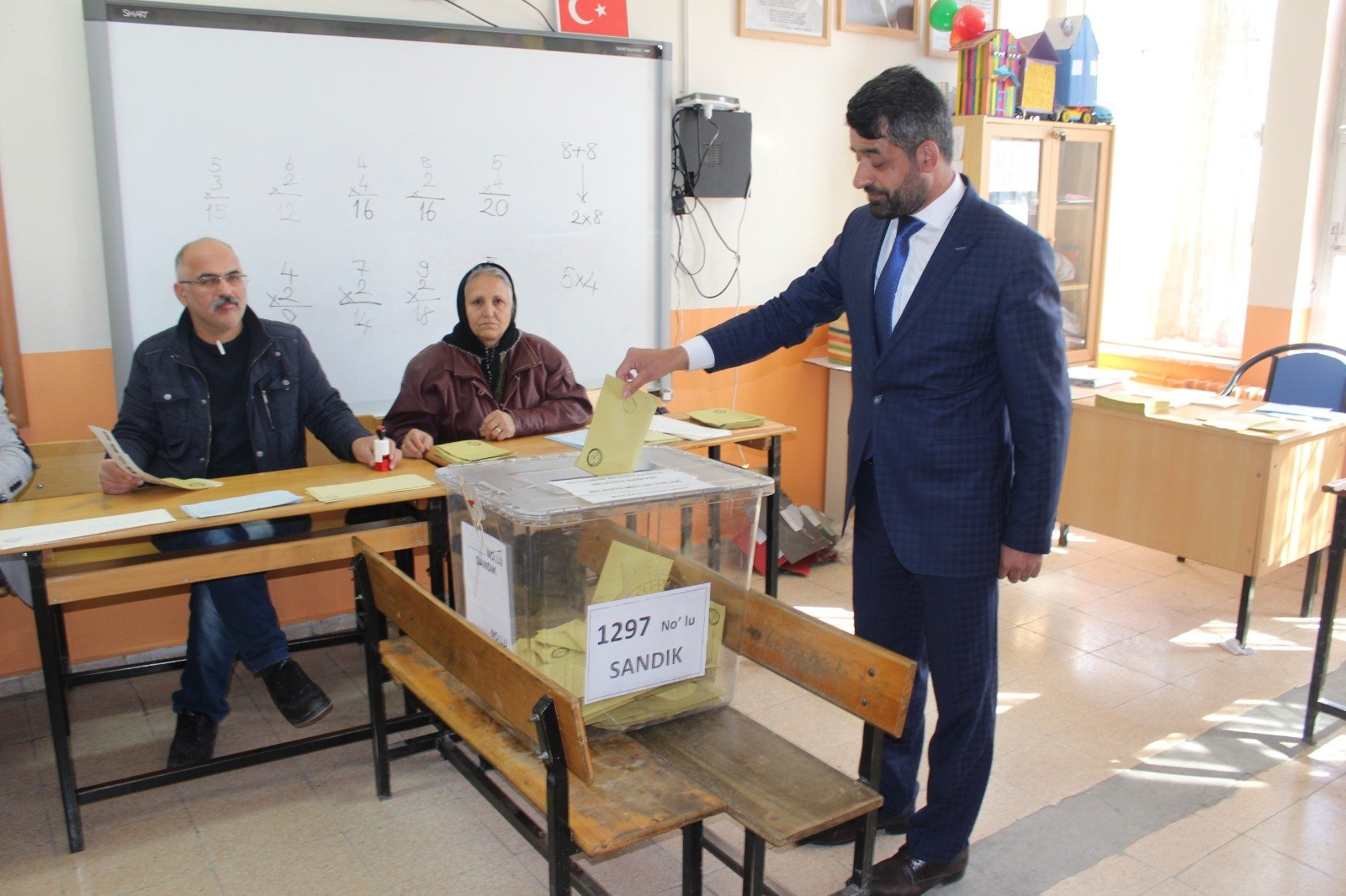 Çetinkaya oyunu Nenehatun İlkokulu'nda kullandı