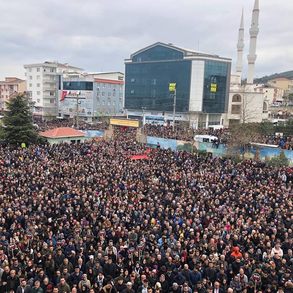 Binlerce kişi Necmettin Hoca'yı son yolculuğuna uğurladı!