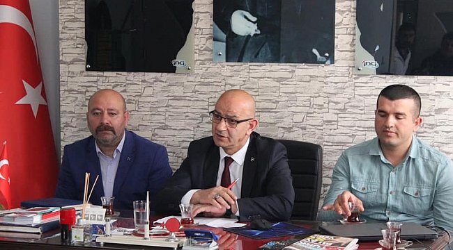 Ünlü'den MHP Darıca'ya ziyaret