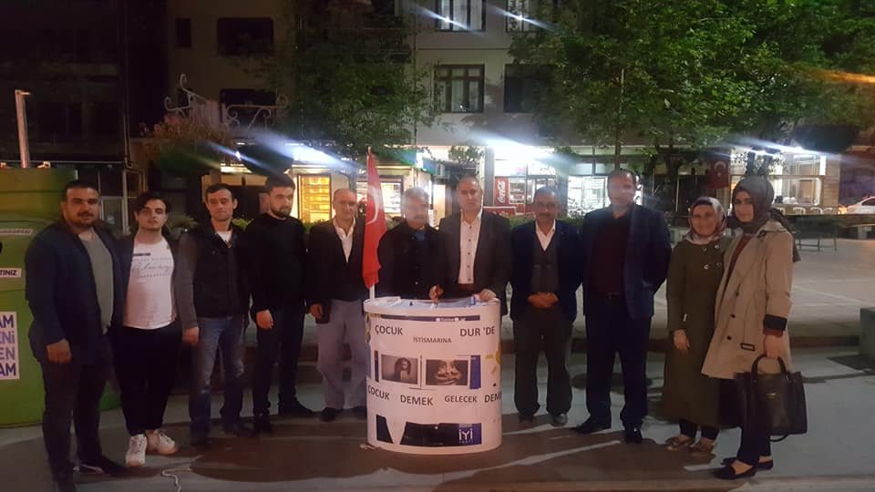 İYİ Parti Darıca'dan çocuk istismarına karşı imza kampanyası