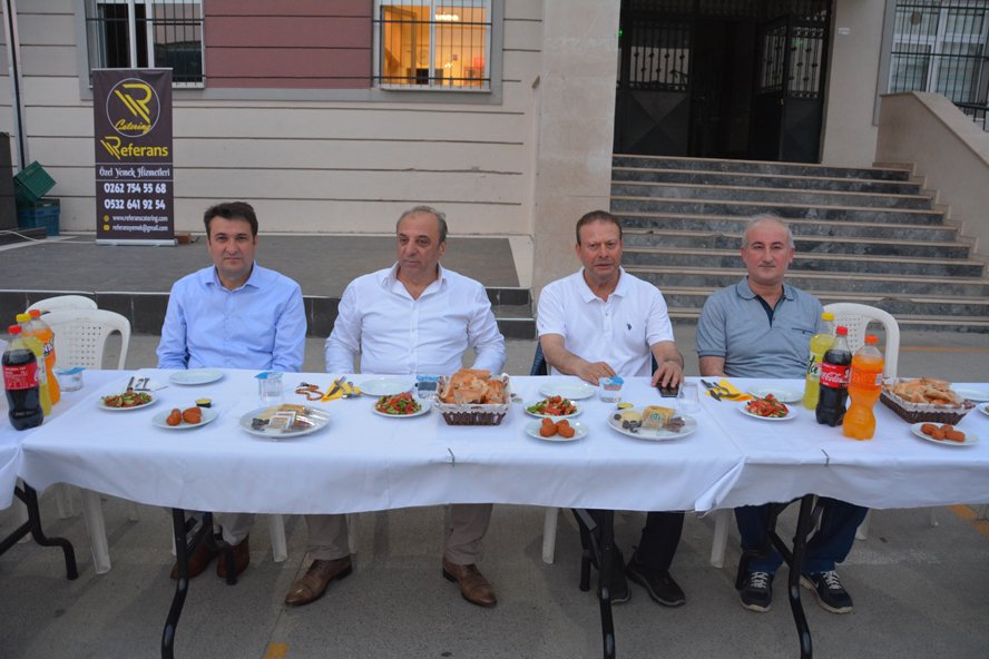 Darıcalı eğitimciler iftarda buluştu