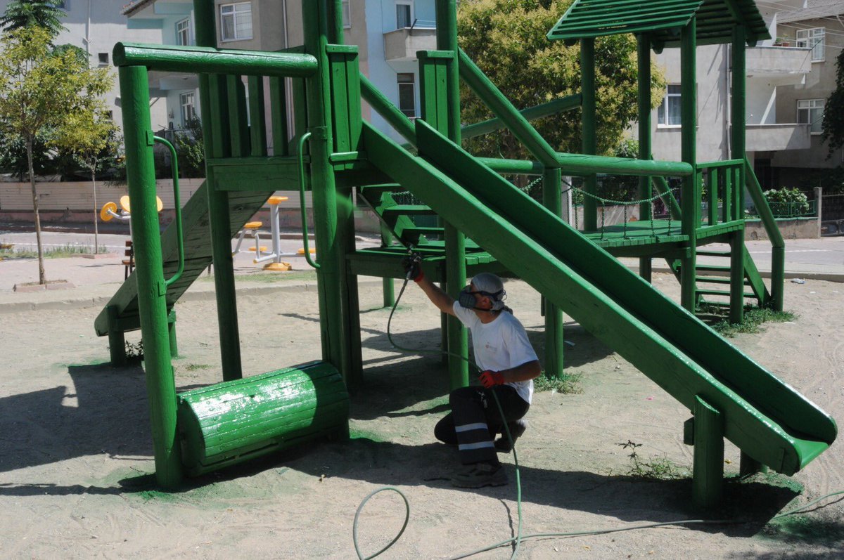 Darıca'da parklar yenilenmeye devam ediyor