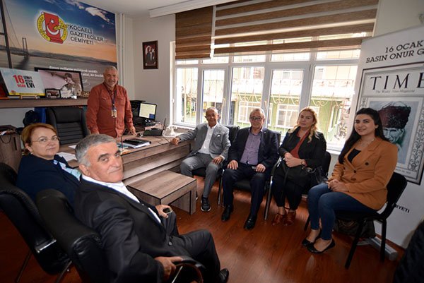 CHP,'den Kocaeli Gazeteciler Cemiyeti'ni ziyaret etti