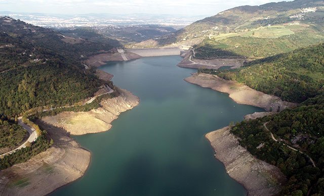 Yuvacık Barajı'nda su seviyesi yüzde 30'a düştü.