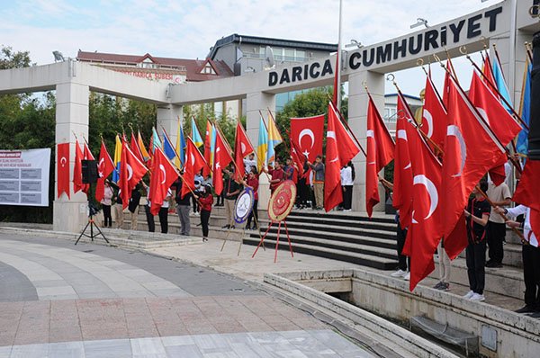 Darıca'da 29 Ekim kutlamaları başladı