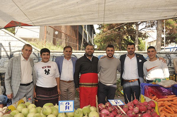 CHP'li meclis üyeleri pazarcı esnafını dinledi