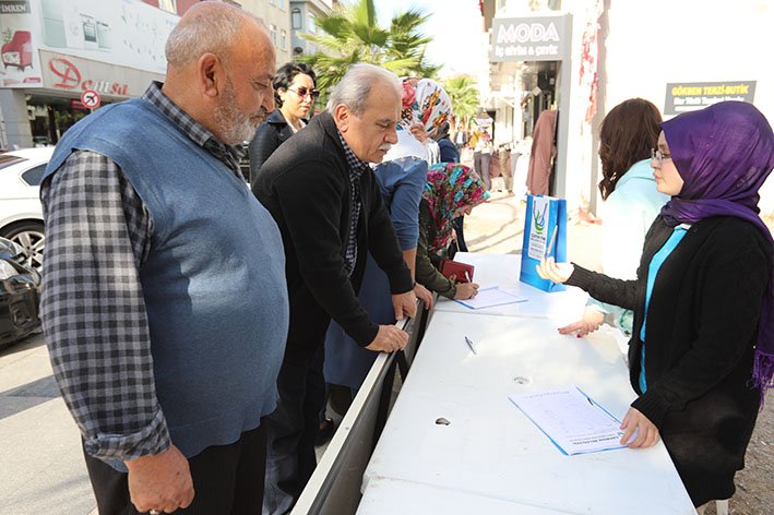 Fatih Caddesi'nde anket