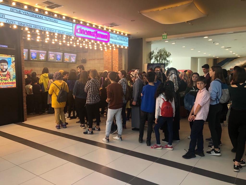 Gebze Center Cinemaximum'da ''Karlar Ülkesi ''Kuyruğu