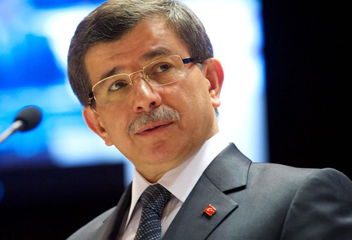 Davutoğlu için gazetelere ''Kurulduk'' reklamı veriliyor