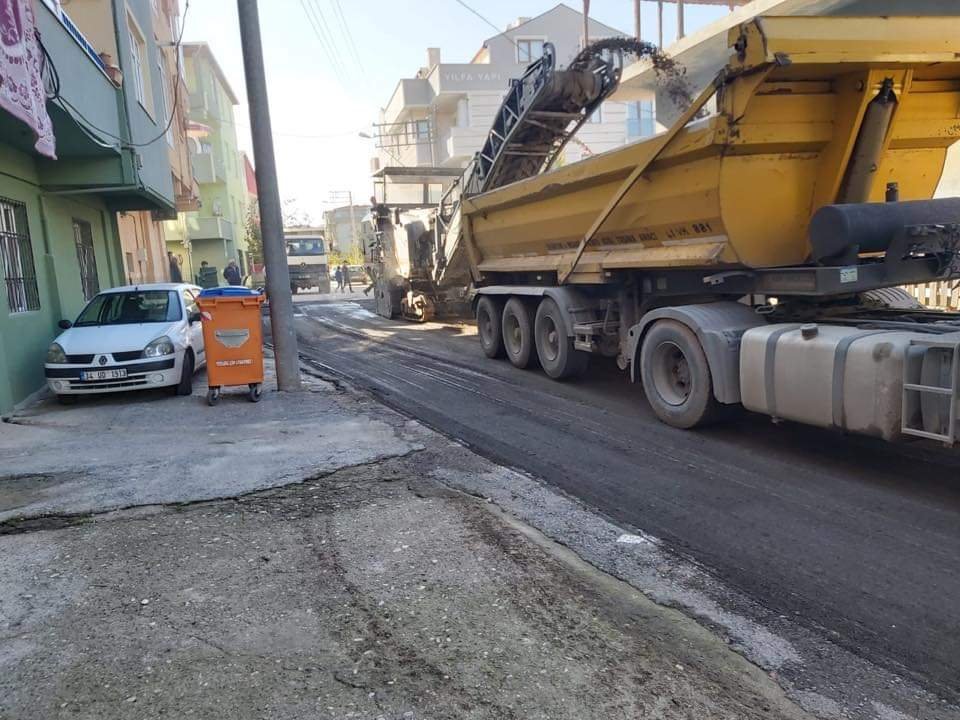 Darıca'da asfalt çalışmaları tam gaz sürüyor