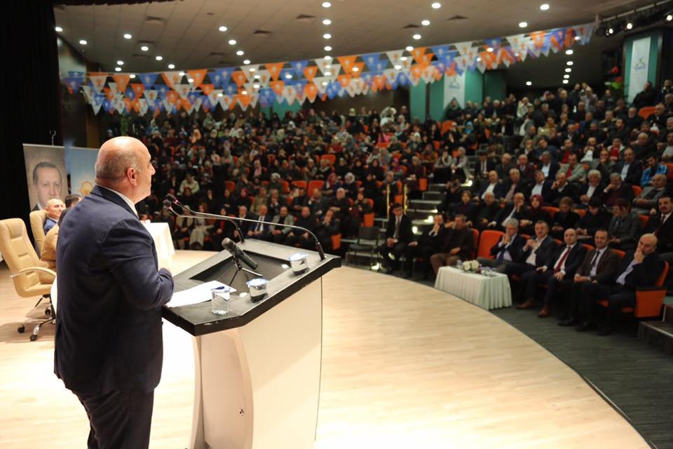 Ak Parti Darıca'da danışmaya yoğun ilgi