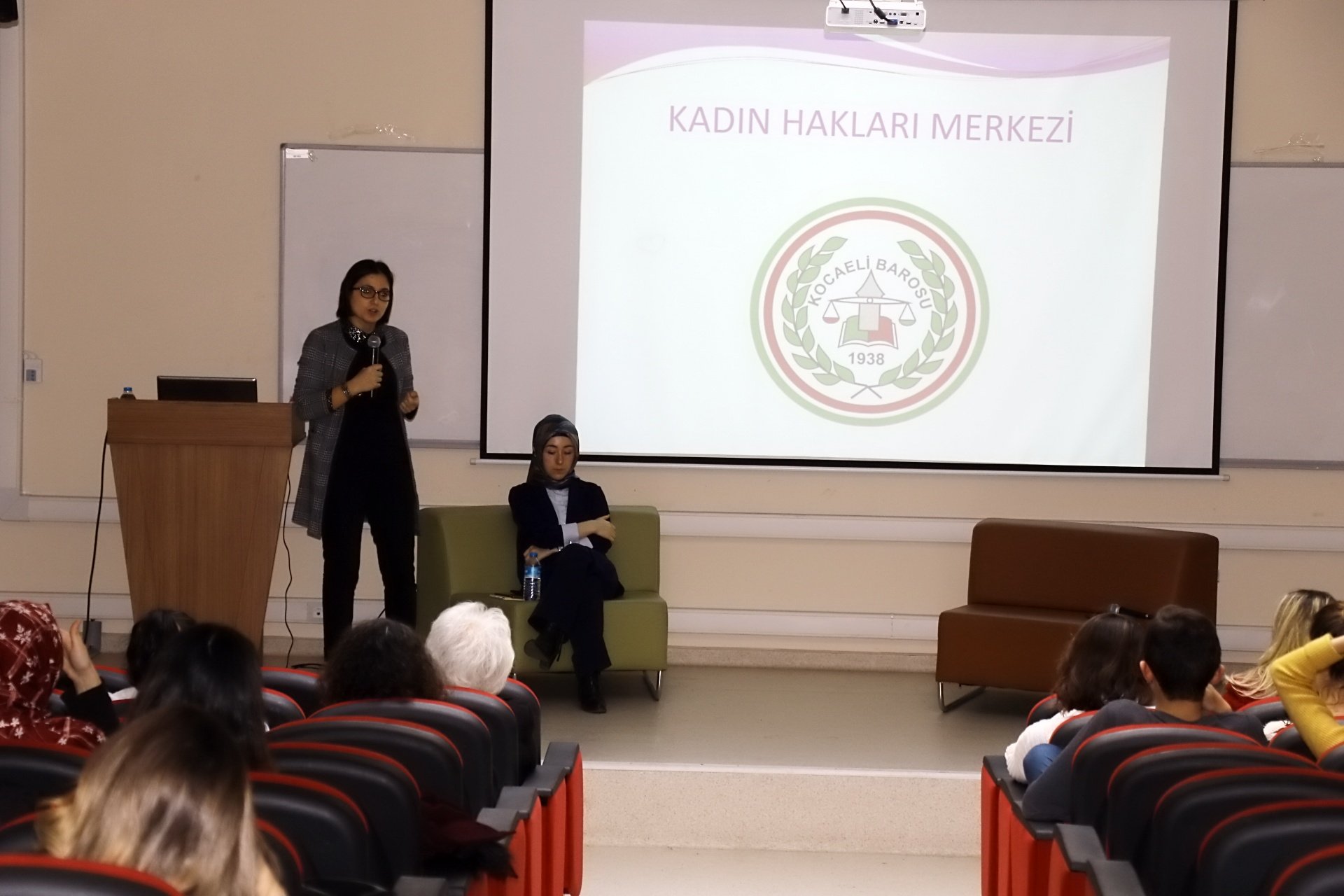 GTÜ'de 'Kadına şiddete son'semineri düzenlendi