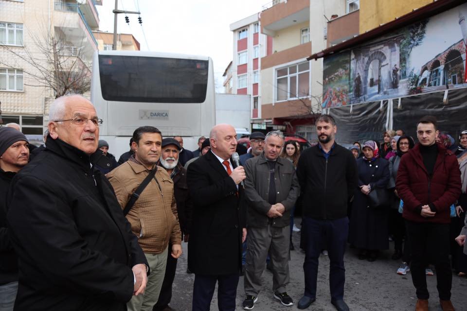 Bıyık, Umreye gidecek olan Darıcalı vatandaşları uğurladı