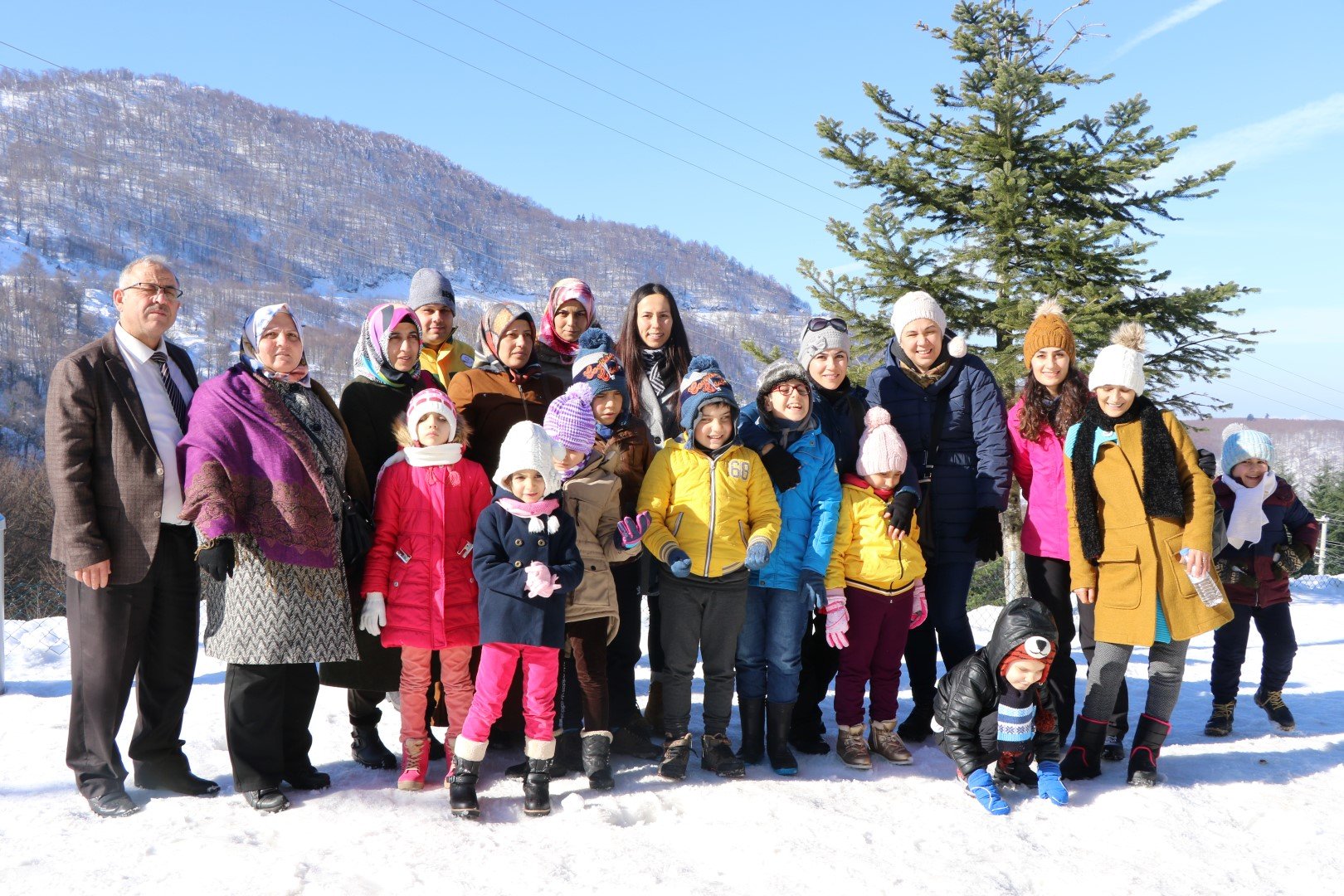 Darıcalı görme engelli öğrenciler karın keyfini çıkardı