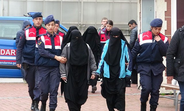 DEAŞ'lı kadınlar operasyonla yakalandı