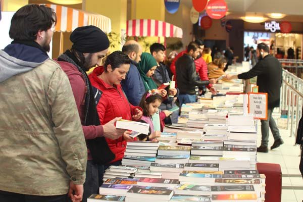 Gebze Center'da kitap fuarı devam ediyor