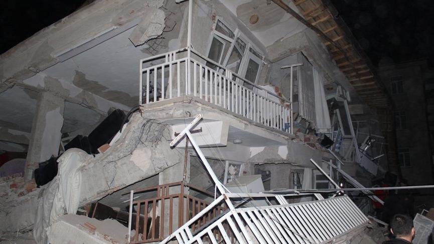 Elazığ'daki depremden ilk görüntüler
