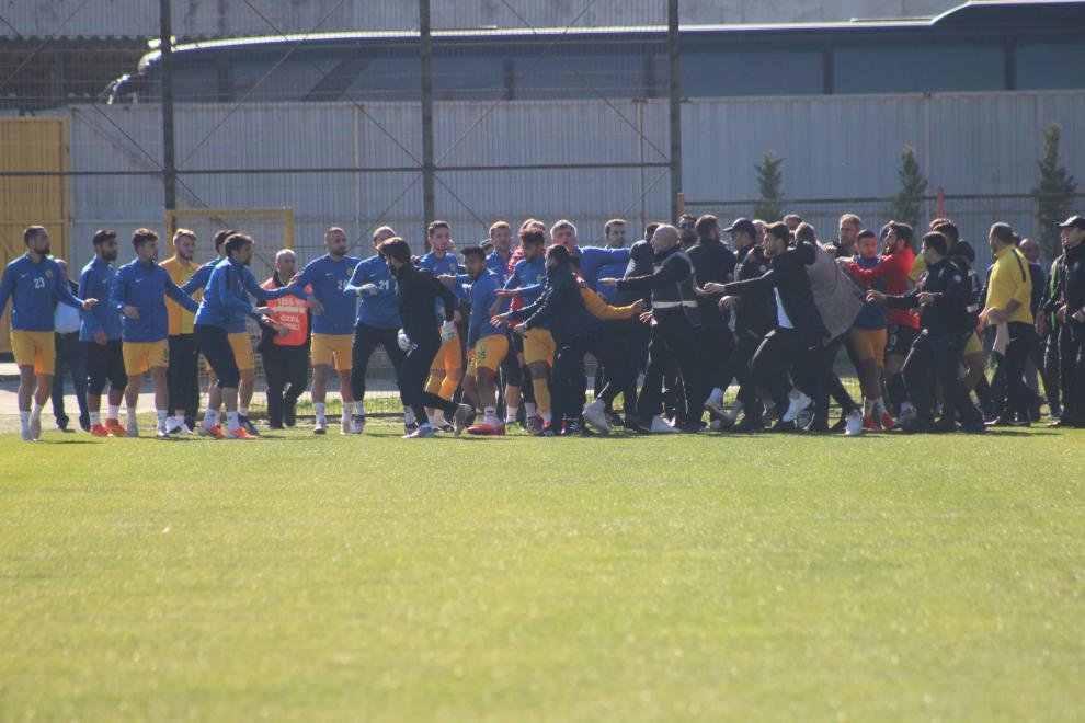 Gölcükspor ayıp etti!