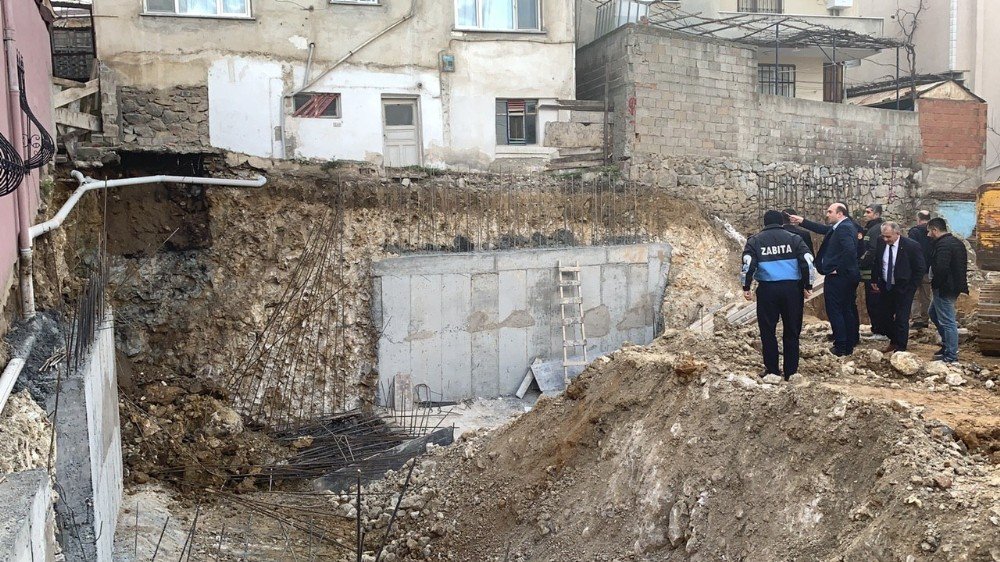 Darıca'da inşaat temeli kazısı sırasında heyelan: 1 yaralı