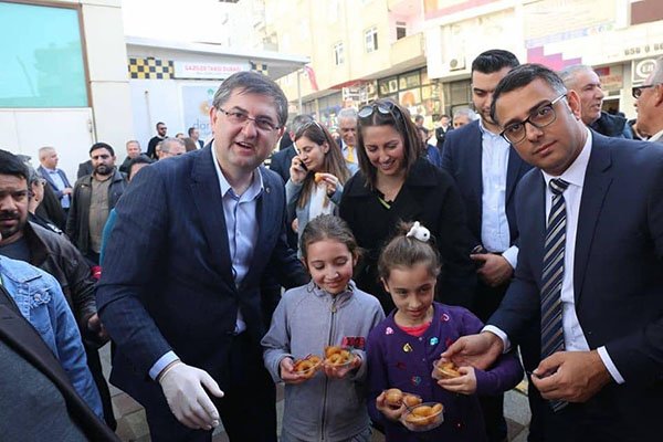 CHP Şehitler için lokma dağıttı