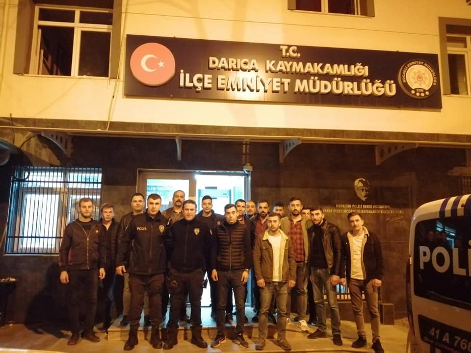 Darıcalı Ülkücülerden polislere gece ziyareti