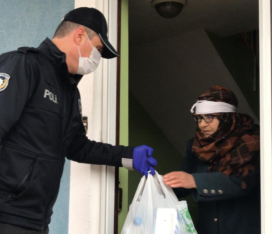 Polis'ten 65 ve üstü vatandaşlara yardım