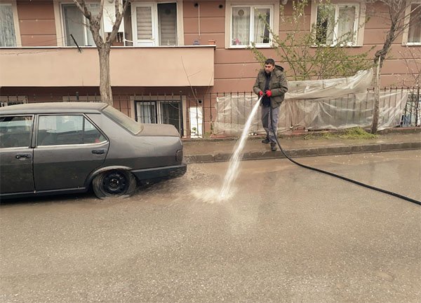 Darıca'da cadde ve sokaklar temizleniyor