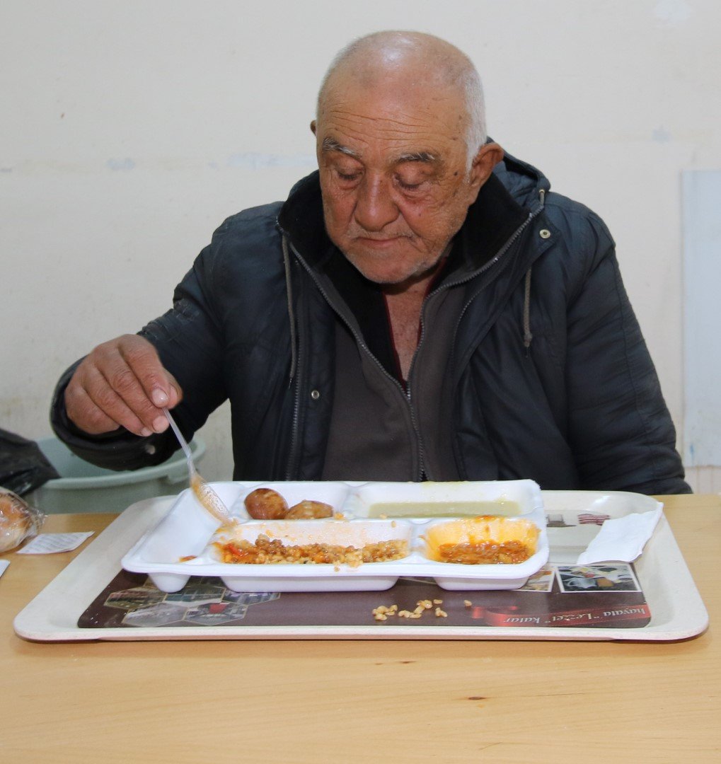 72 yaşındaki Atalay Amca Zabıta ekiplerini saatlerce peşinde koşturdu