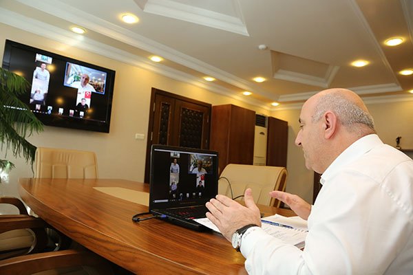 Başkan Bıyık, muhtarlarla video konferansla toplantı yaptı