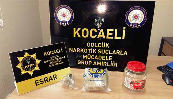 Esrar tacirleri Kocaeli'nde yakalandı