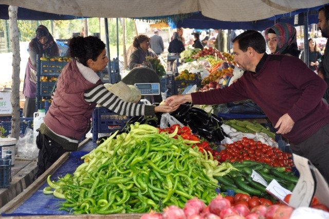 Gebze'de Semt Pazarı günlerinde değişikliğe gidildi