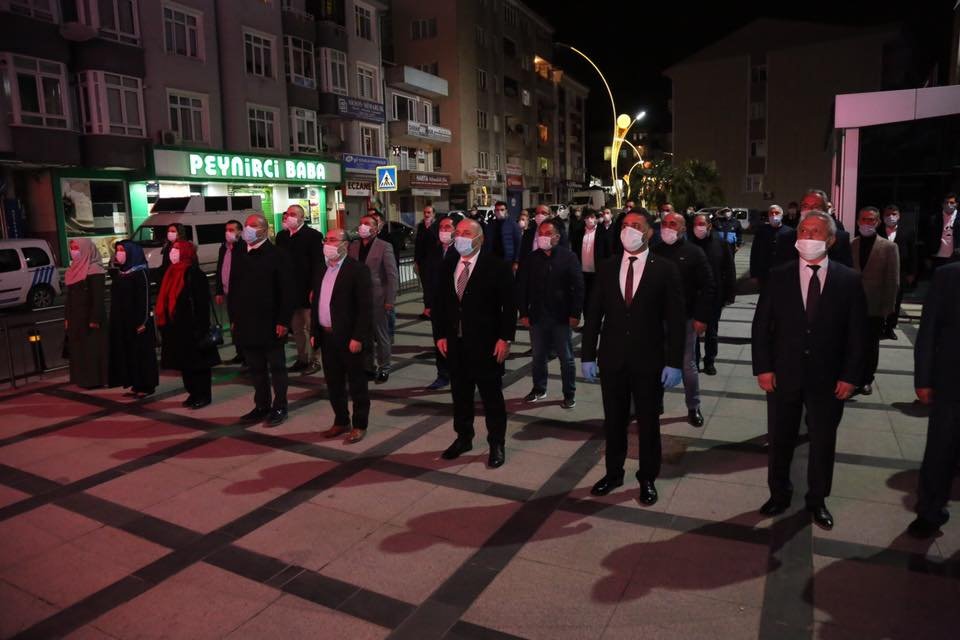 Darıca siyaseti birlik oldu, İstiklal Marşı'nı hep beraber okudu!