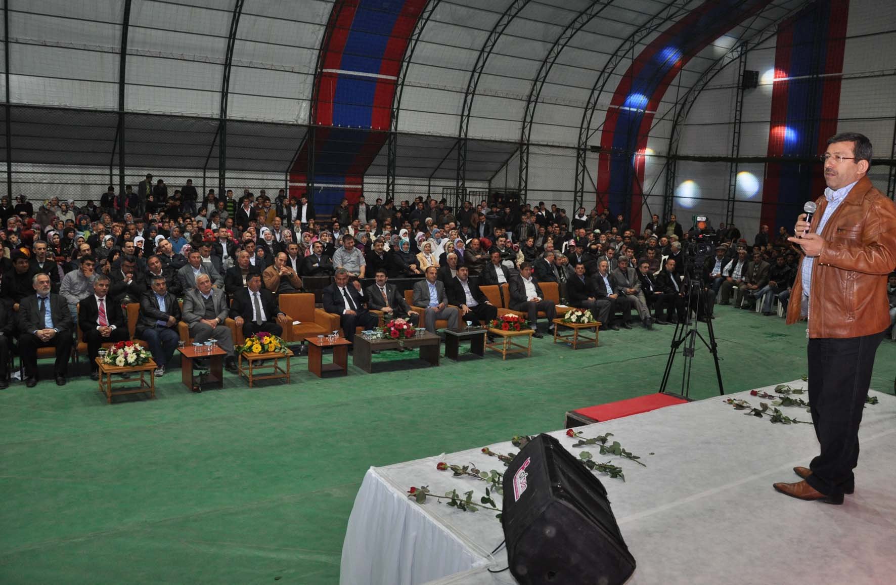 Bu kez Tınaztepeliler, Karabacak'ı ağırladı