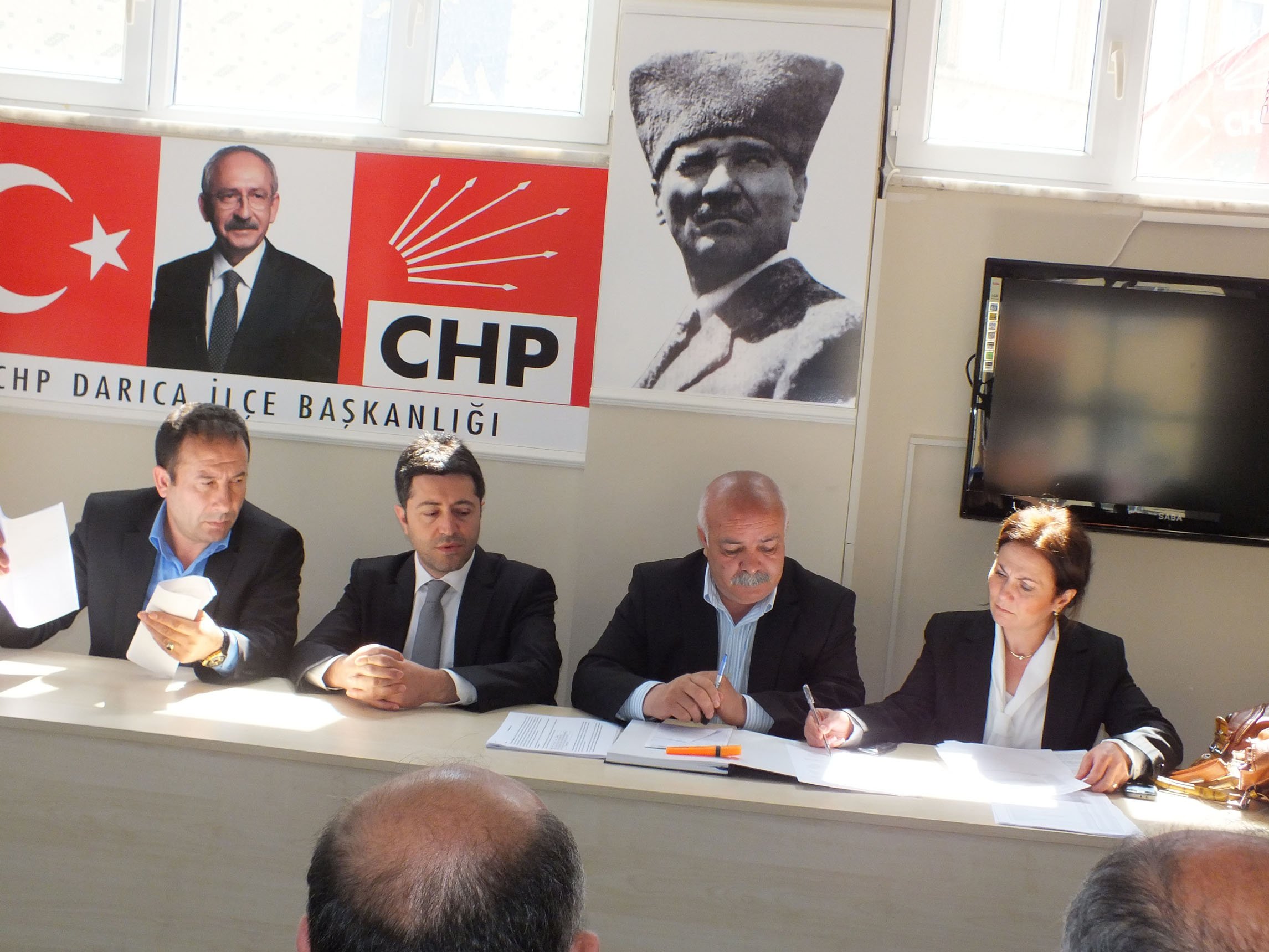 CHP, belediyeyi israfla suçladı