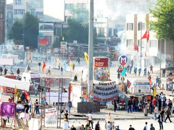 Gezi Parkı zor bir gece geçirdi