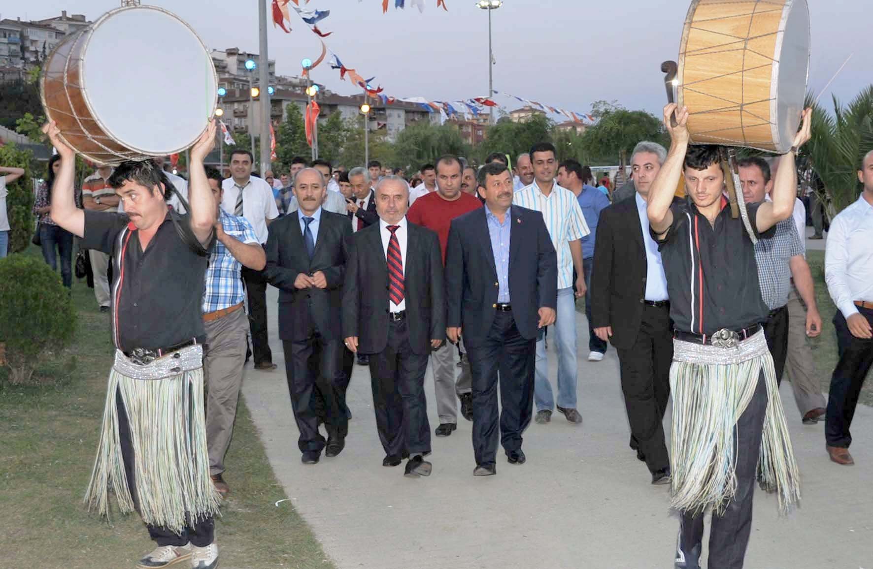 Karabüklüler, Darıca'yı salladı