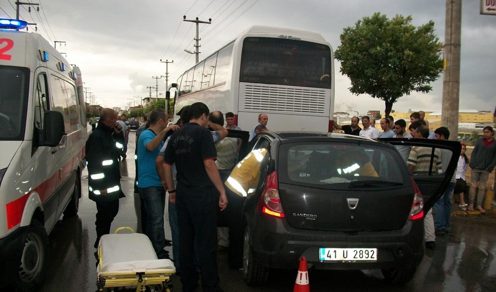 Hayvanat Bahçesi yolunda kaza: 2 yaralı!