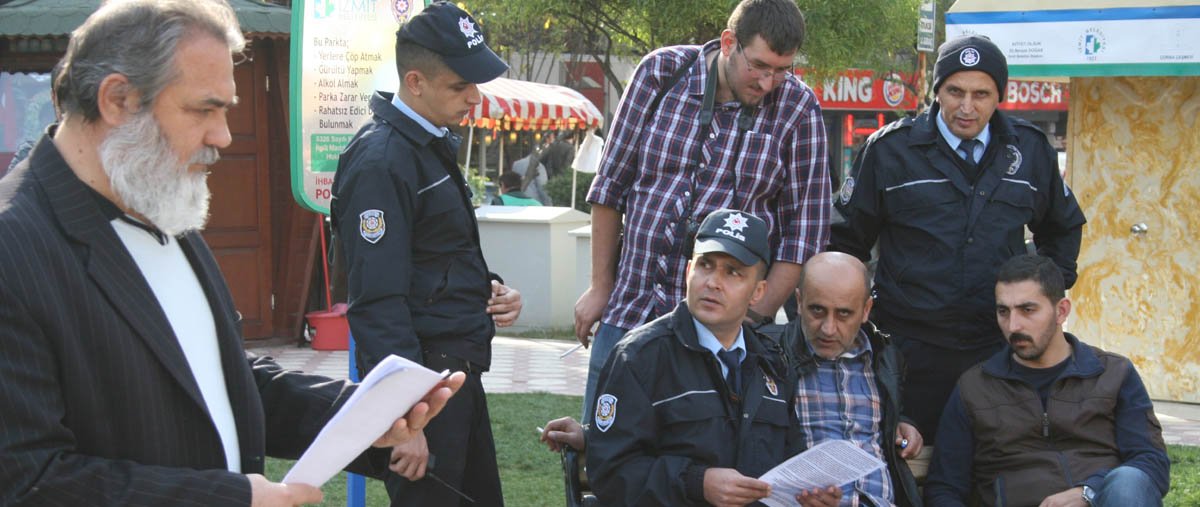 Bu kez önce polis okudu!