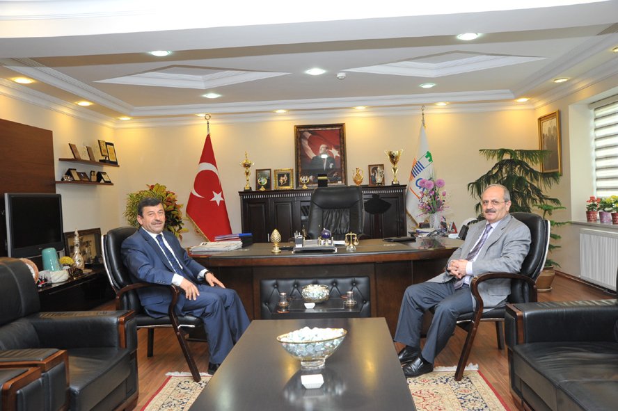 KAYMAKAM ARSLAN KARABACAK'I TEBRİK ETTİ