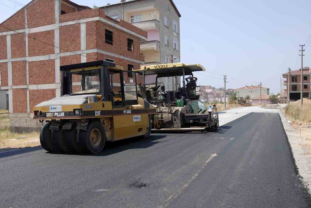 Sırasöğütler Caddesi'ne asfalt