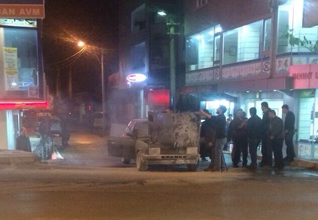 Alev alan LPG'li araç korkuttu
