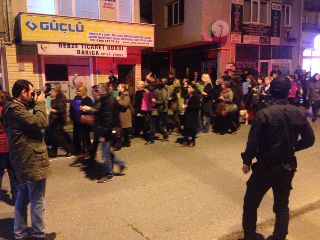  Darıca'daki tecavüzü protesto ettiler