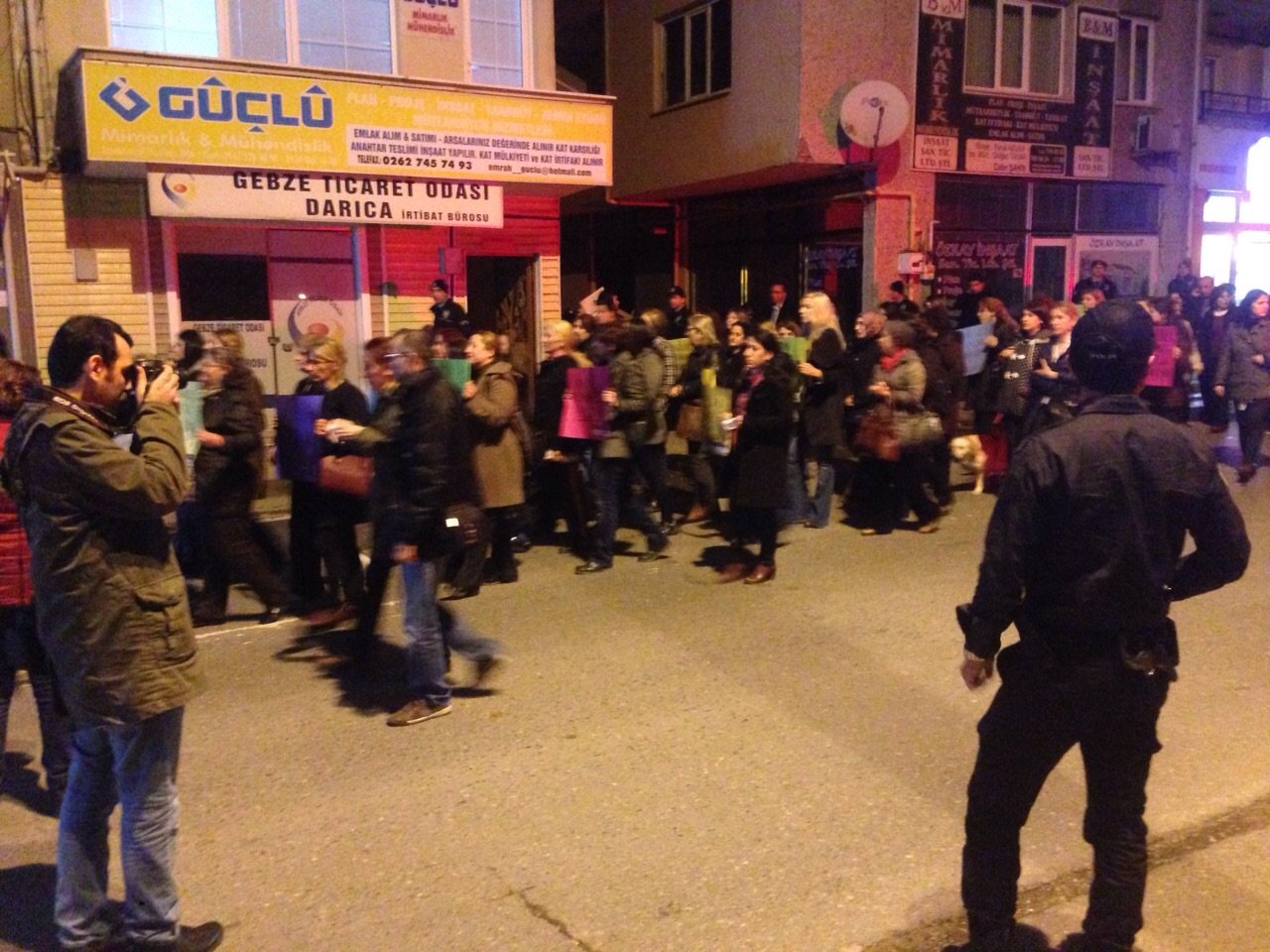 Darıca'daki tecavüzü protesto ettiler