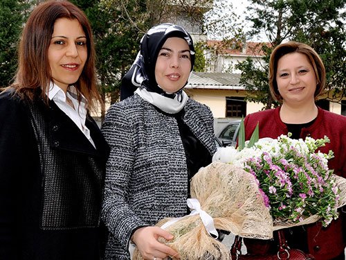 Protokol eşleri 8 Mart'ı kutladı