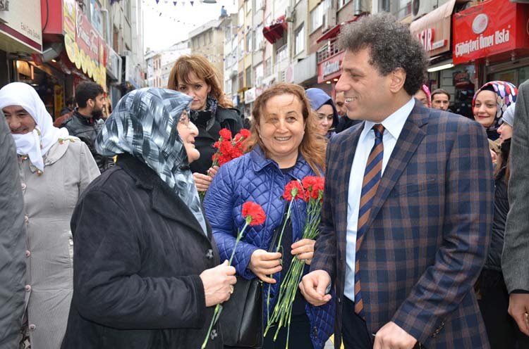 Hakan Höbek kadınları unutmadı