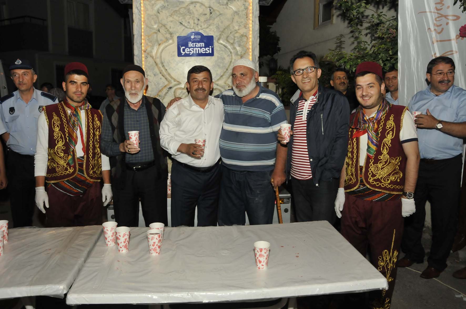 Darıca'da mahalle iftarları sürüyor