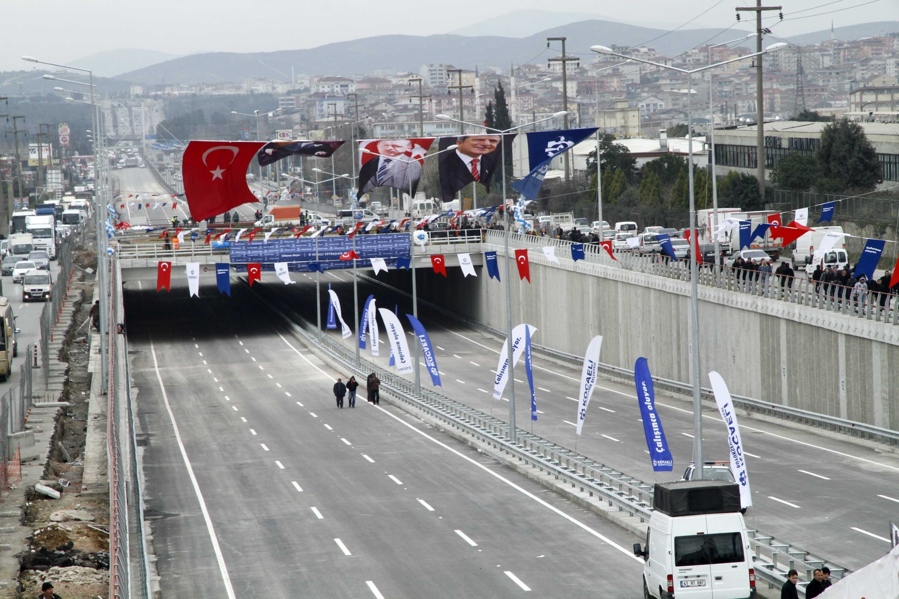 CHP'li Tarhan'dan Osmangazi Kavşağı'na gönderme