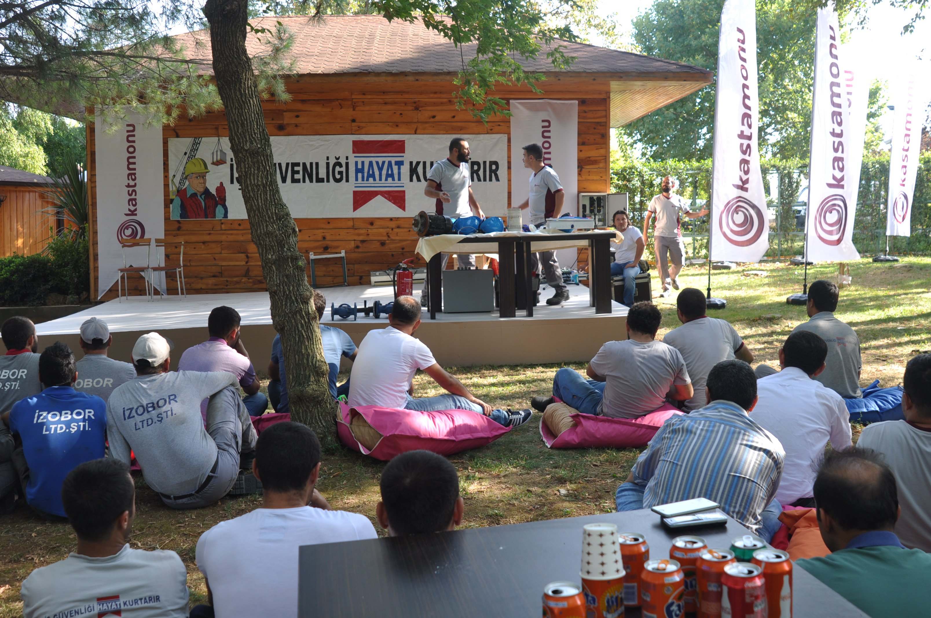 Kastamonu Entegre'den çalışanlarına tiyatro etkinliği