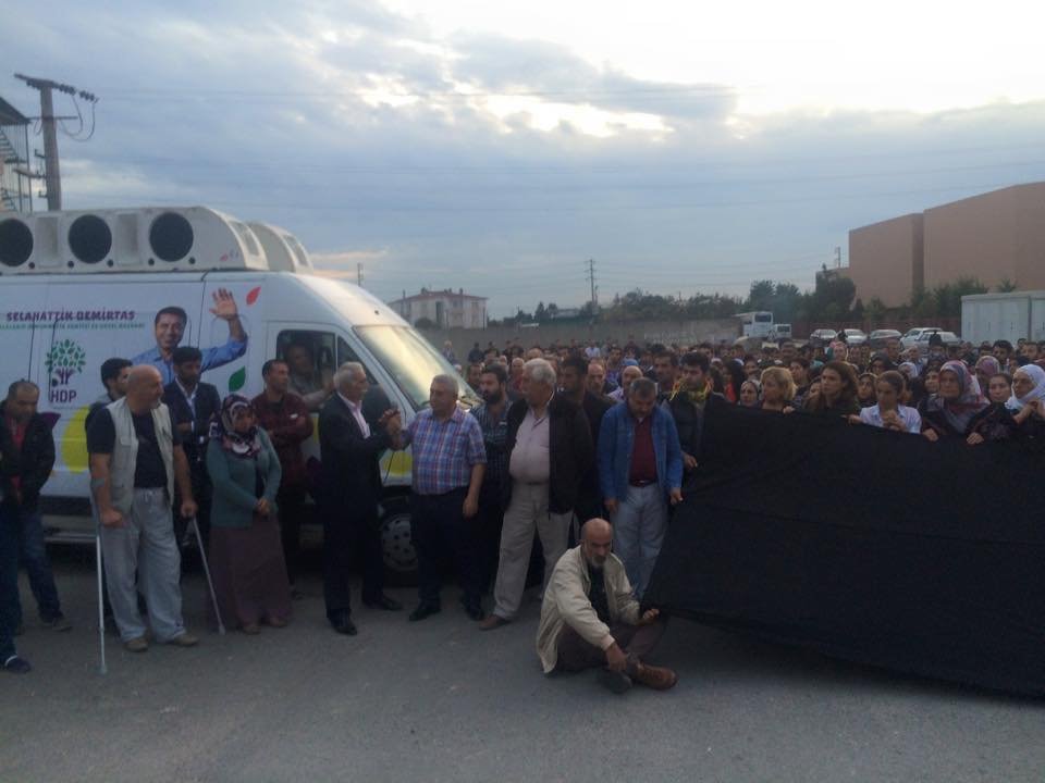 HDP Darıca oturma eylemi yaptı