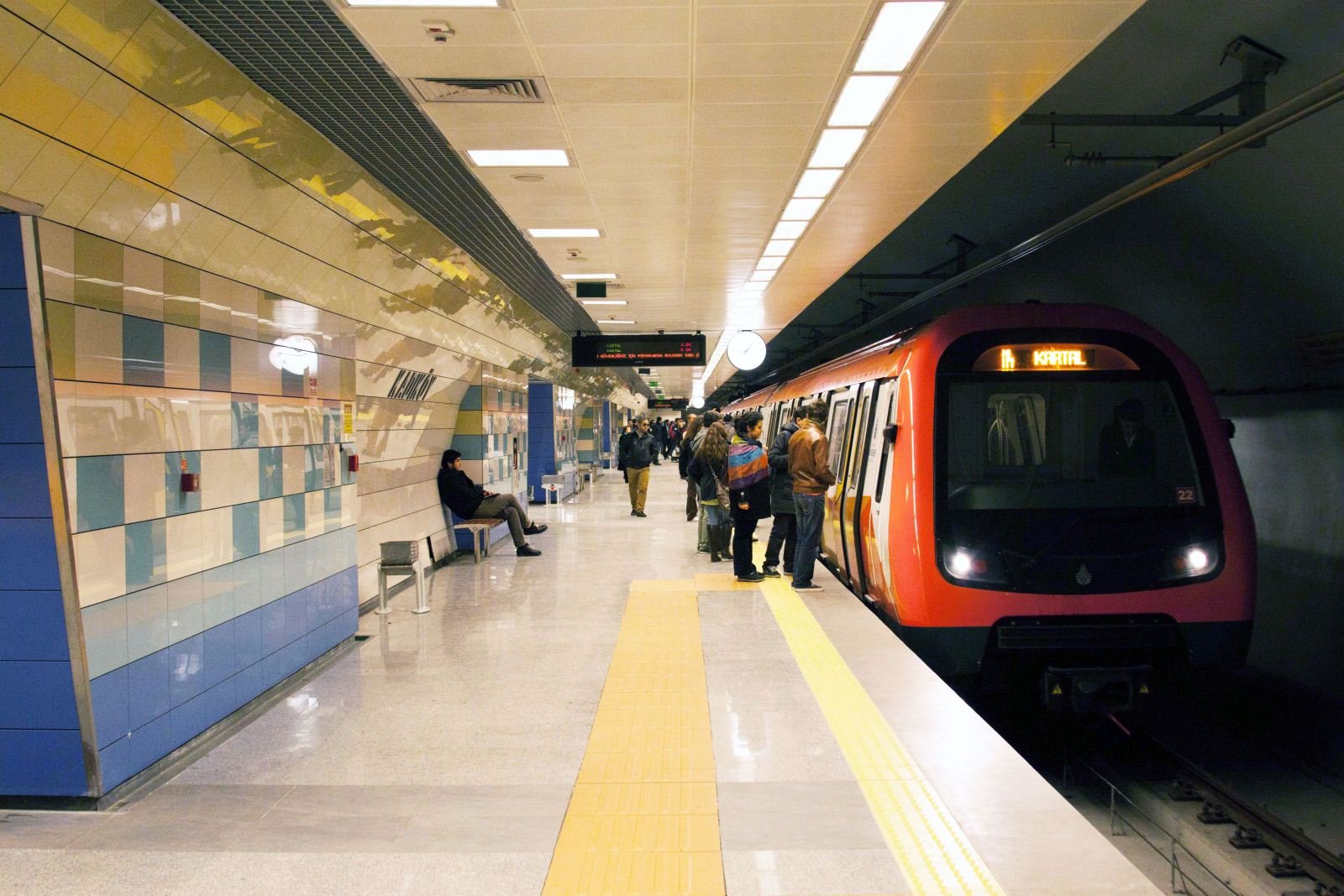 Metro hattı para basıyor!